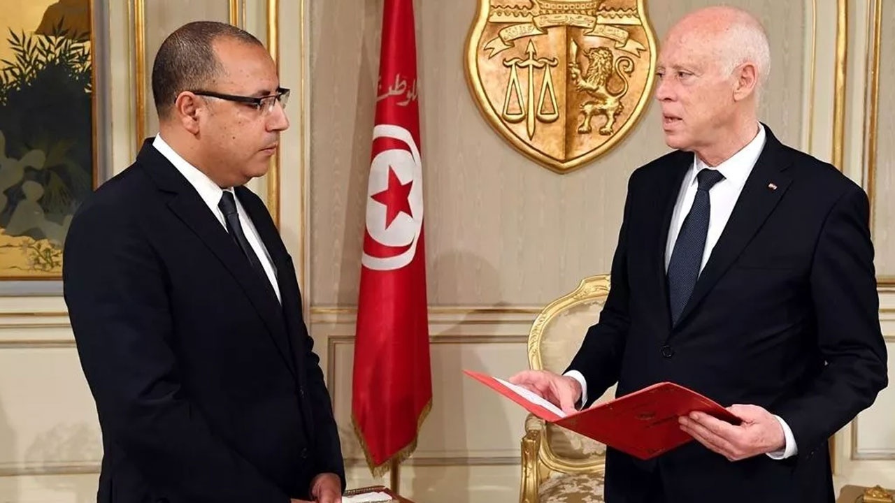 Tunus&#039;ta başbakan görevden alındı