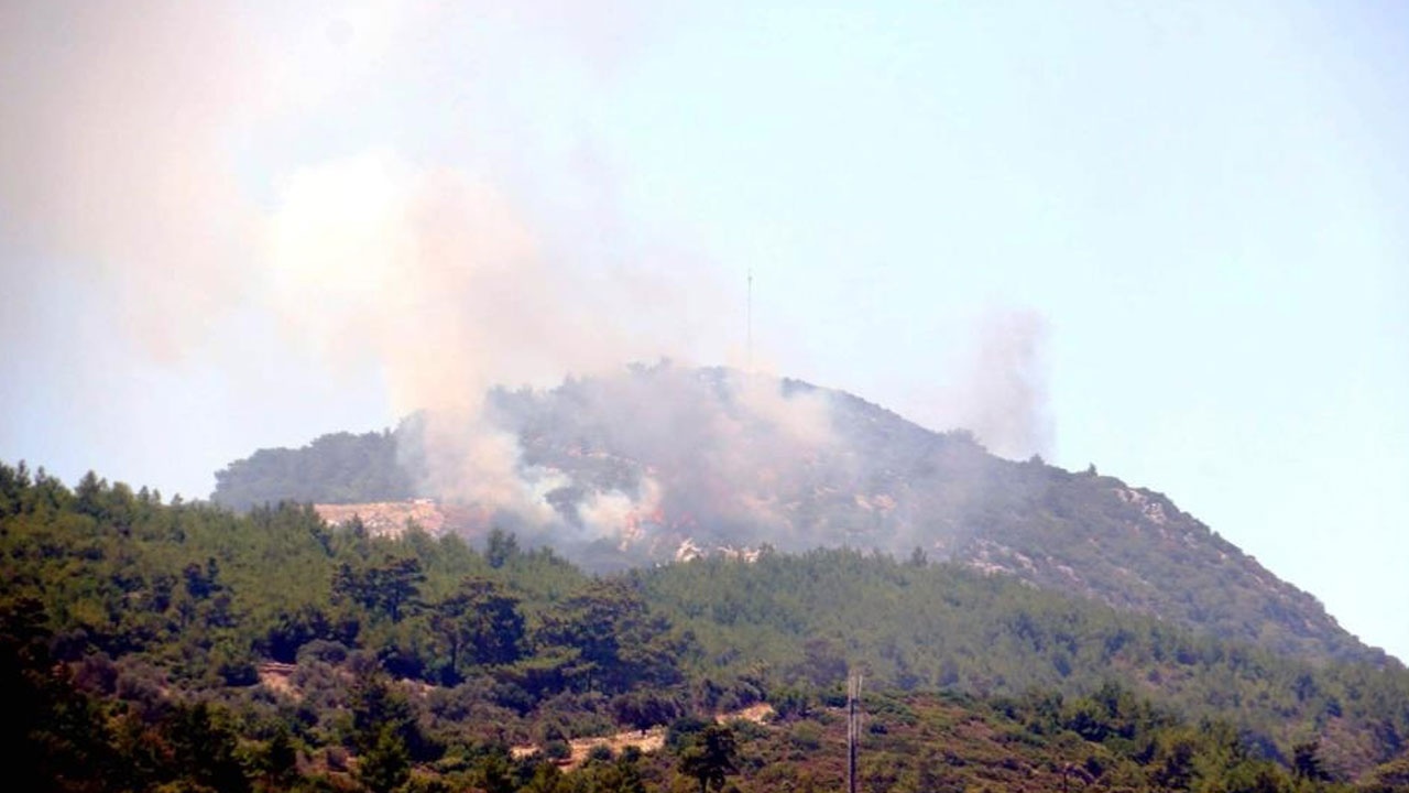 Yunanistan’ın Sisam adası yanıyor
