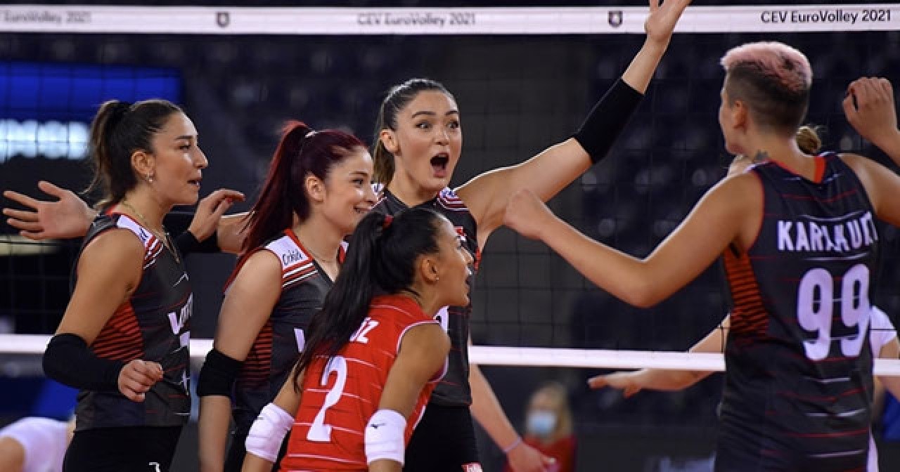 A Milli Kadın Voleybol Takımımız Hollanda&#039;yı yenerek 5&#039;te 5 yaptı