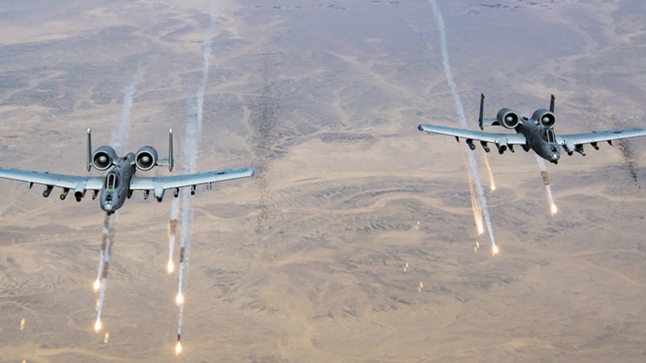 ABD uçakları Afganistan&#039;da Taliban&#039;ı bombaladı