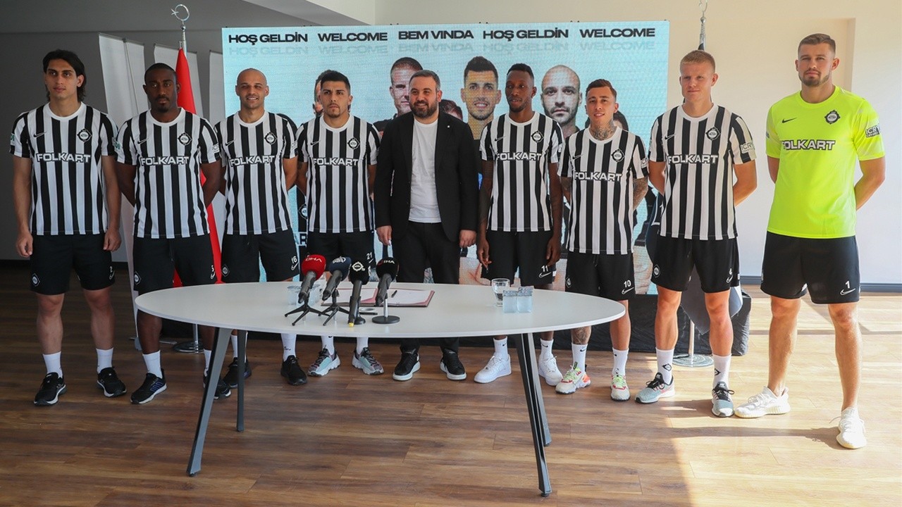 Altay&#039;da toplu imza töreni