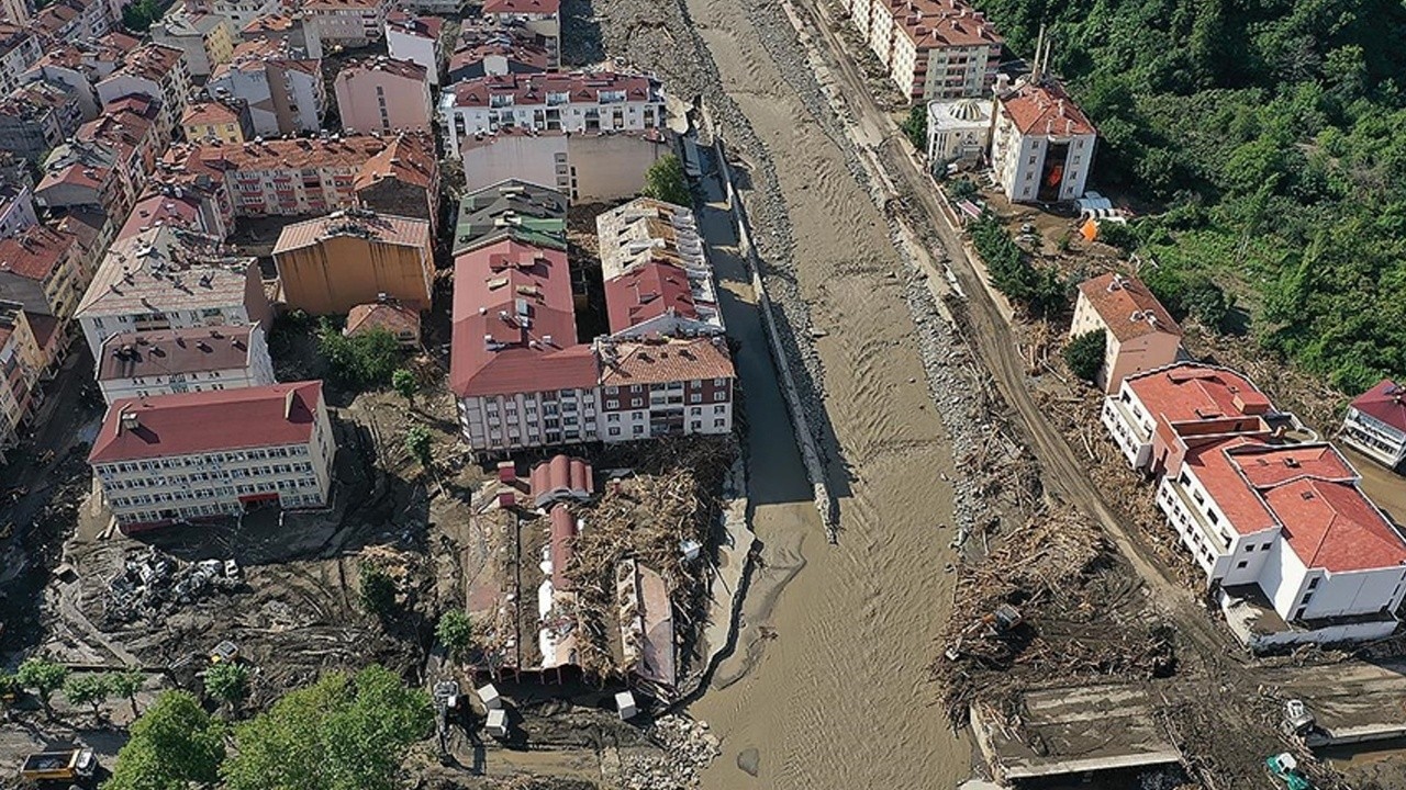 Batı Karadeniz&#039;i vuran selde bilanço ağırlaşıyor: 64 can kaybı