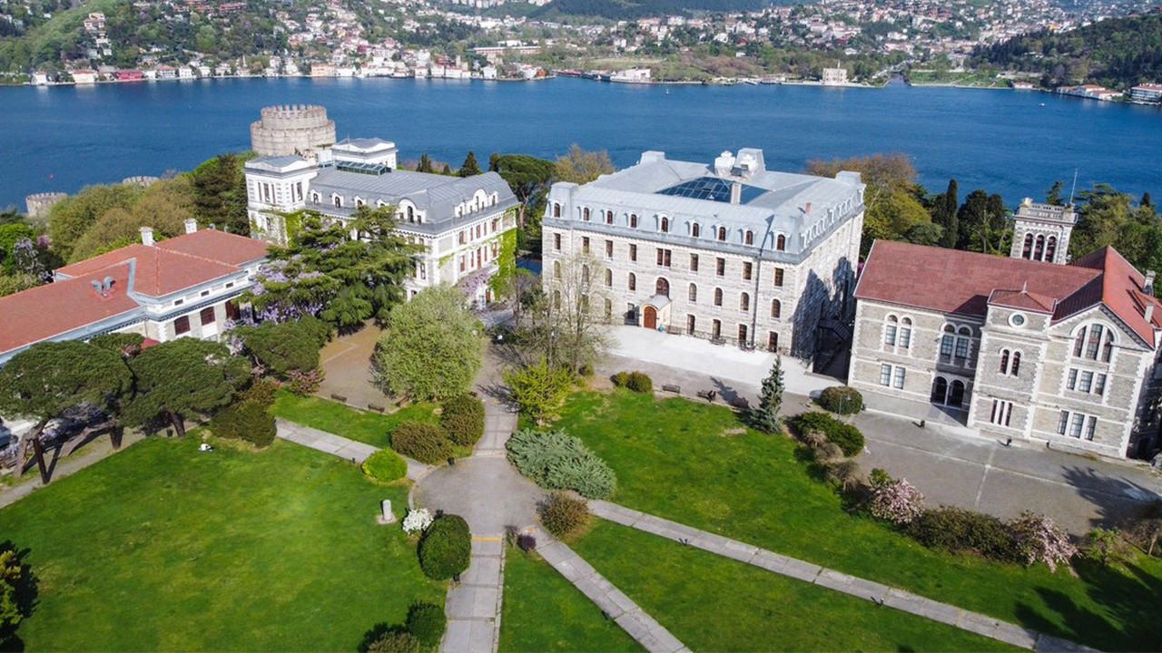 Boğaziçi Üniversitesi&#039;nde öğrenciden hocasına taciz ve tehdit skandalı