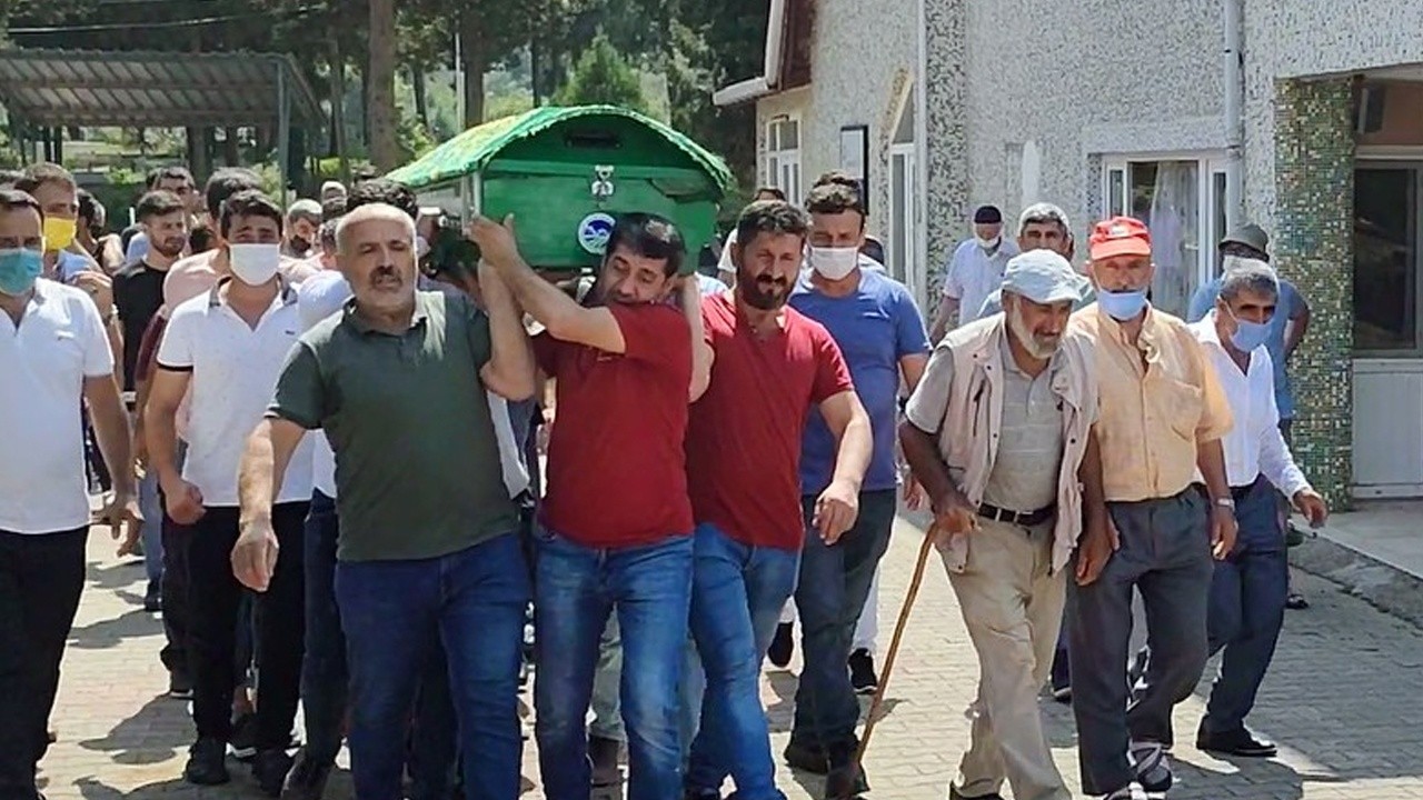 Evden kaçarak girdiği deniz sonu oldu