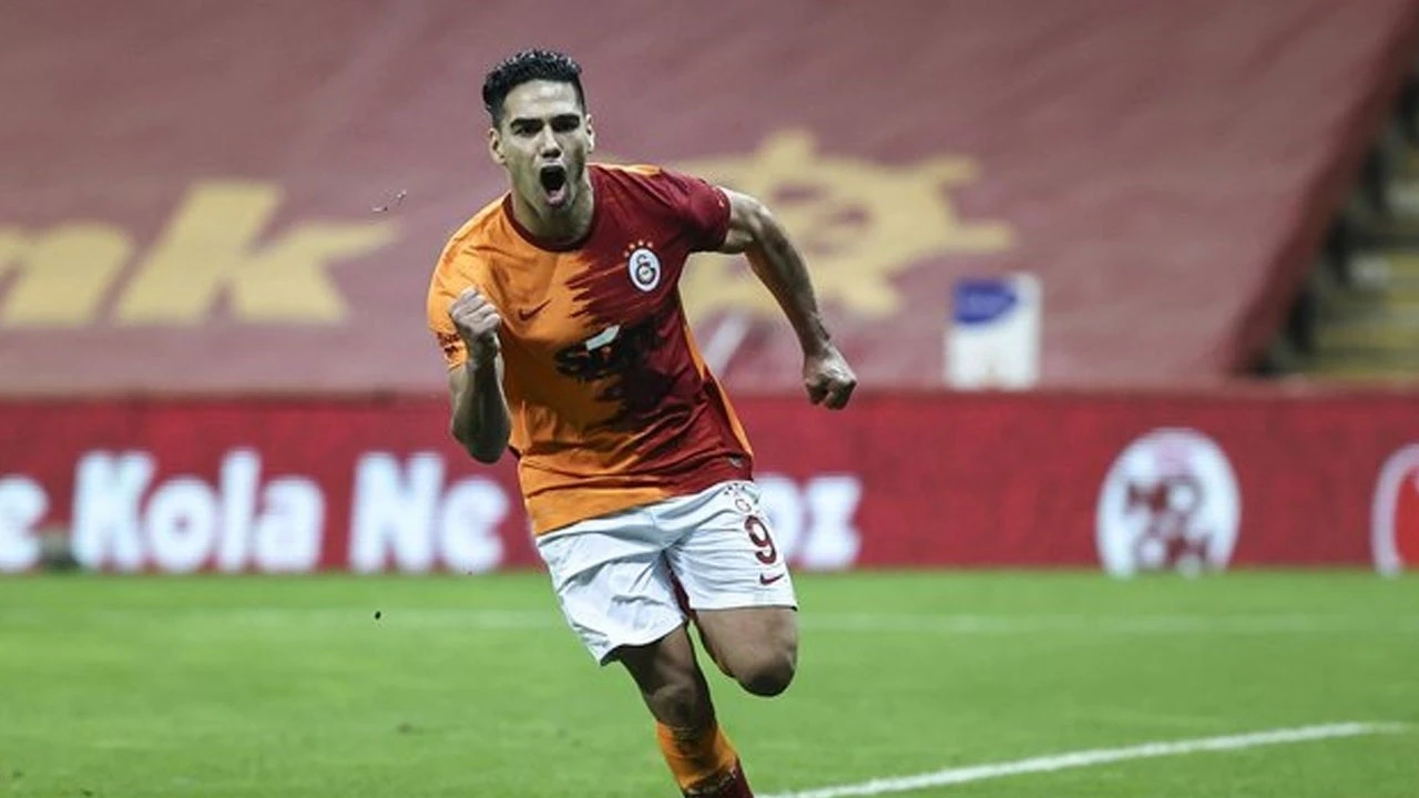 Galatasaray başkanı Elmas’tan Falcao için şok açıklama