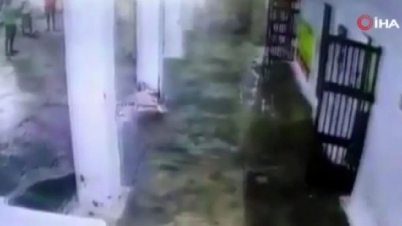 Hapishane tavanı çöktü: 22 yaralı