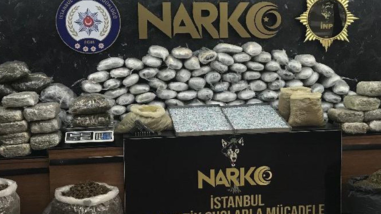 İstanbul&#039;da narkotik operasyonu: Kilolarca uyuşturucu madde ele geçirildi, 79 şüpheli tutuklandı