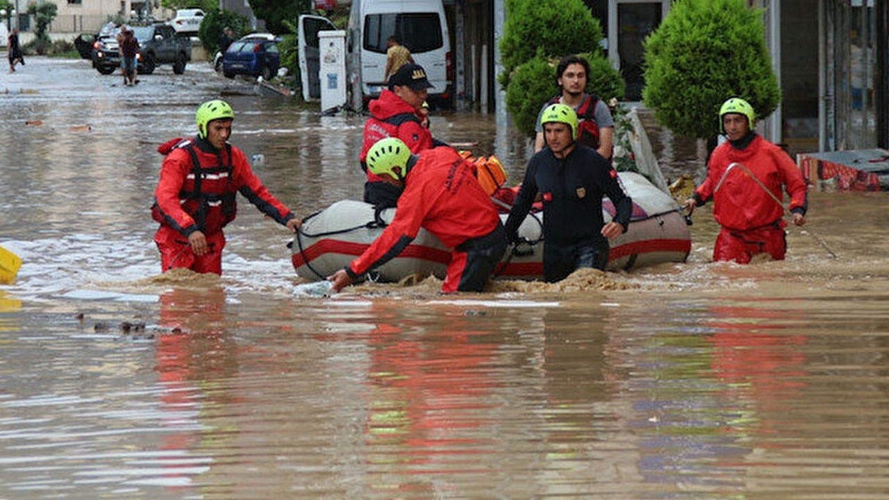 Karadeniz&#039;de 5 il için sel ve heyelan uyarısı