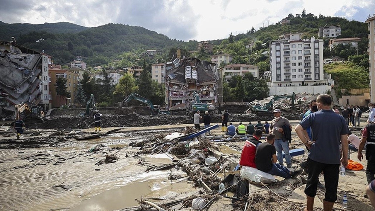 Karadeniz&#039;de sel felaketi: &#039;250-300 ceset çıkarıldığı&#039; iddiasına Kastamonu Valiliği&#039;nden açıklama