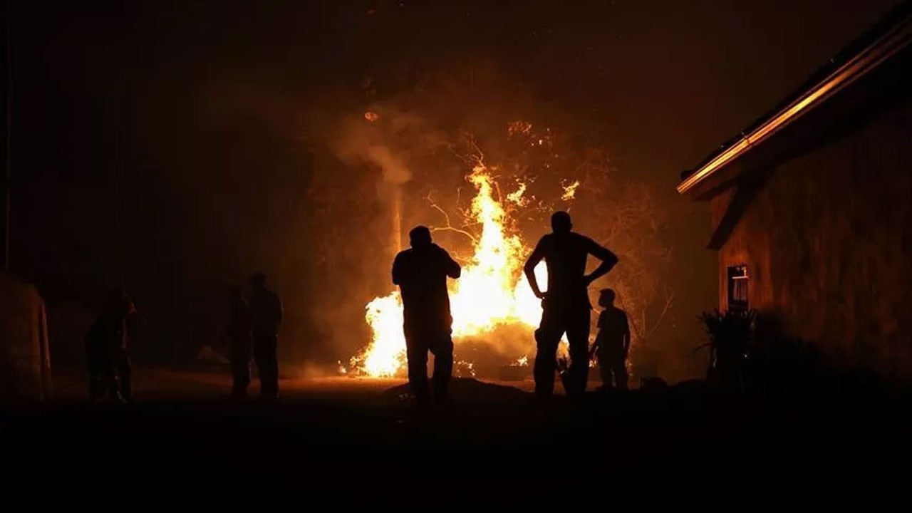 Komşu alev alev yanıyor: Yangın Atina&#039;ya dayandı