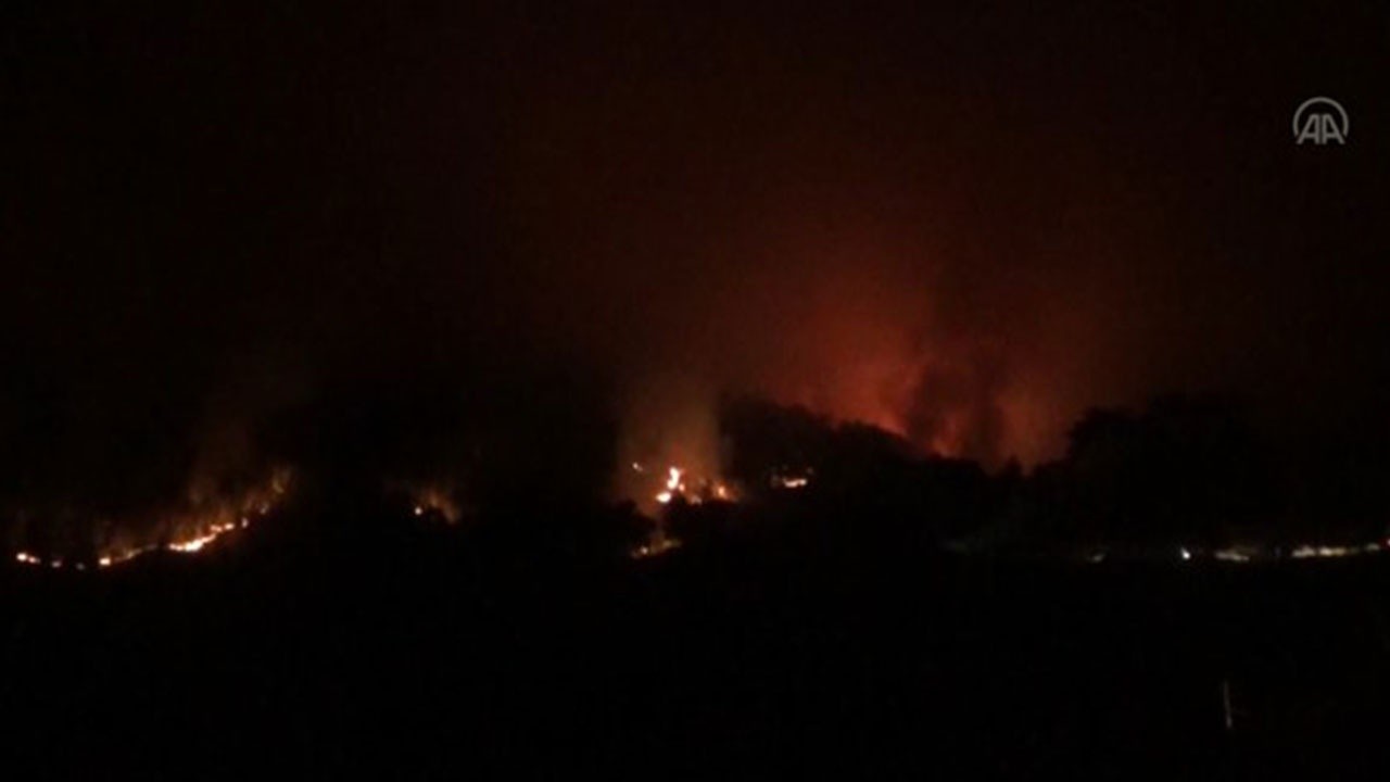 Köyceğiz&#039;de orman yangınlarının tehdit ettiği bir mahalle daha boşaltıldı