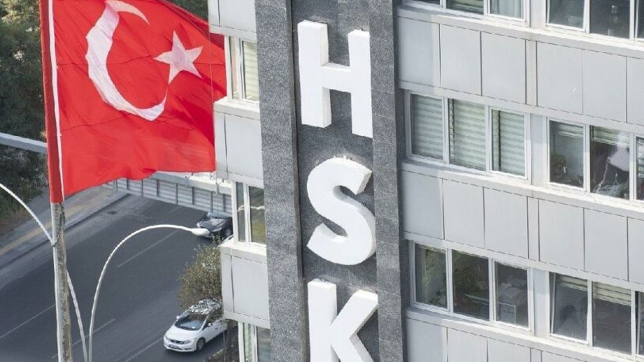 HSK, sanıkla yemek fotoğrafı çıkan hakimi açığa aldı