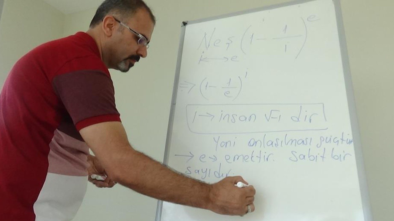 Matematik öğretmeni &#039;doğru&#039; ve &#039;nokta&#039;yı ispatlayana 50 bin TL ödül verecek