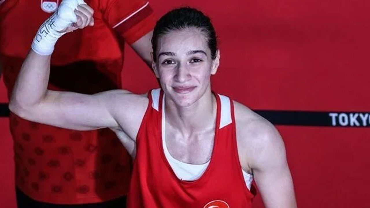 Milli boksör Buse Naz Çakıroğlu madalyayı garantiledi