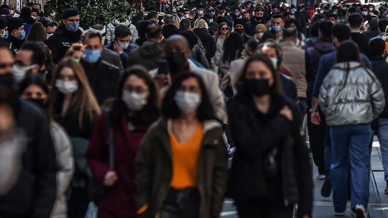 Pandemi maske satışlarını yüzde 144 artırdı