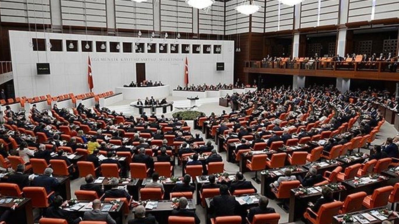 Parti kapatma zorlaşıyor: Sadece teröre bulaşan kapanacak