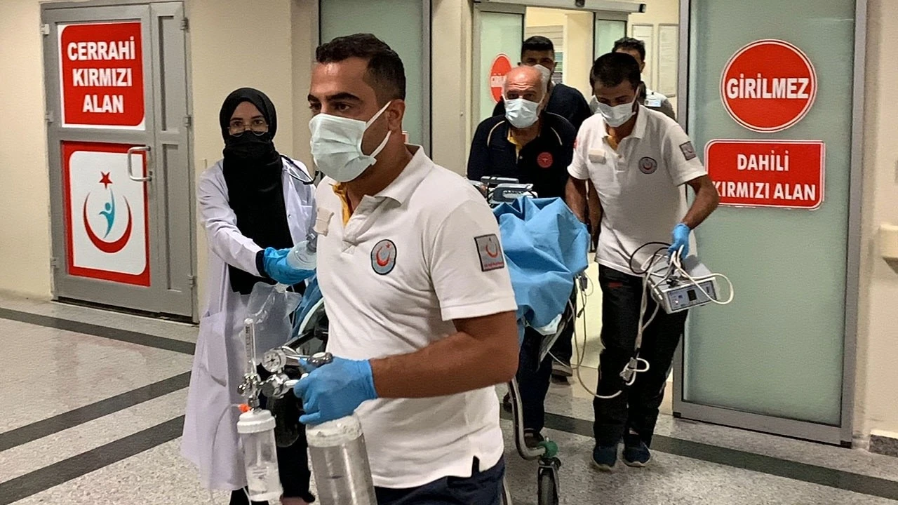 Pekmez kaynatılan kazana düşen 7 yaşındaki çocuk ağır yaralandı