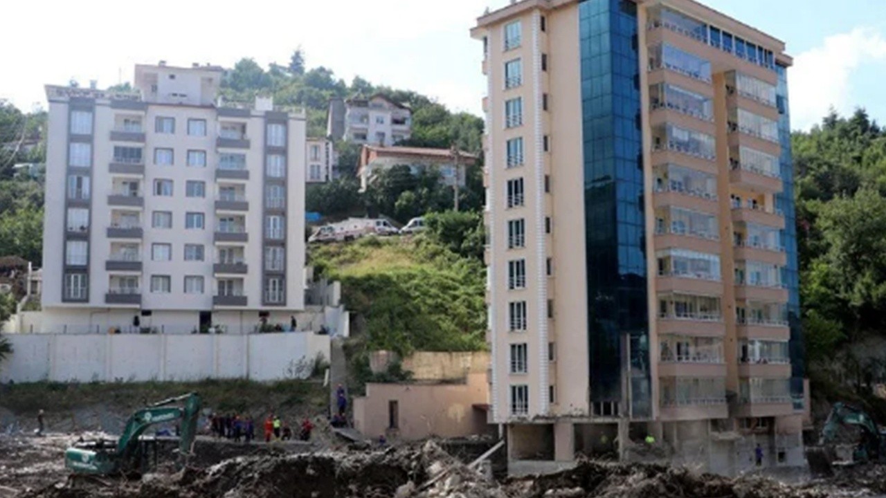 Selde yıkılan Bozkurt&#039;taki binanın müteahhidine gözaltı