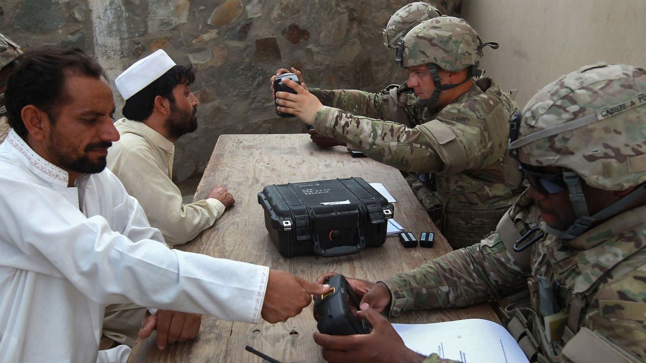 Silah ve uçakların yanı sıra Taliban ABD&#039;nin biyometrik verilerini ele geçirdi