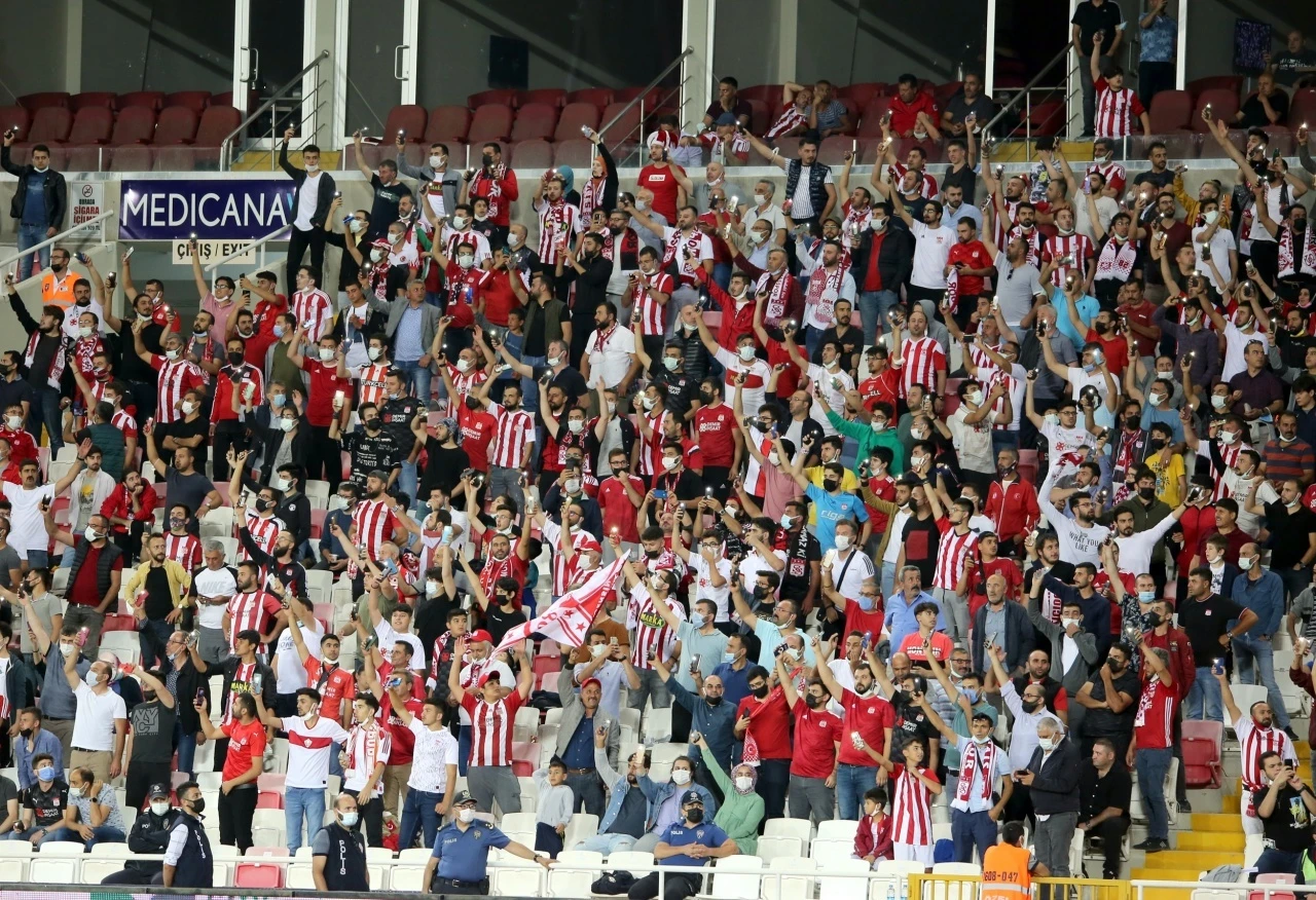 Sivasspor taraftarı, Dinamo Batumi deplasmanında yok!