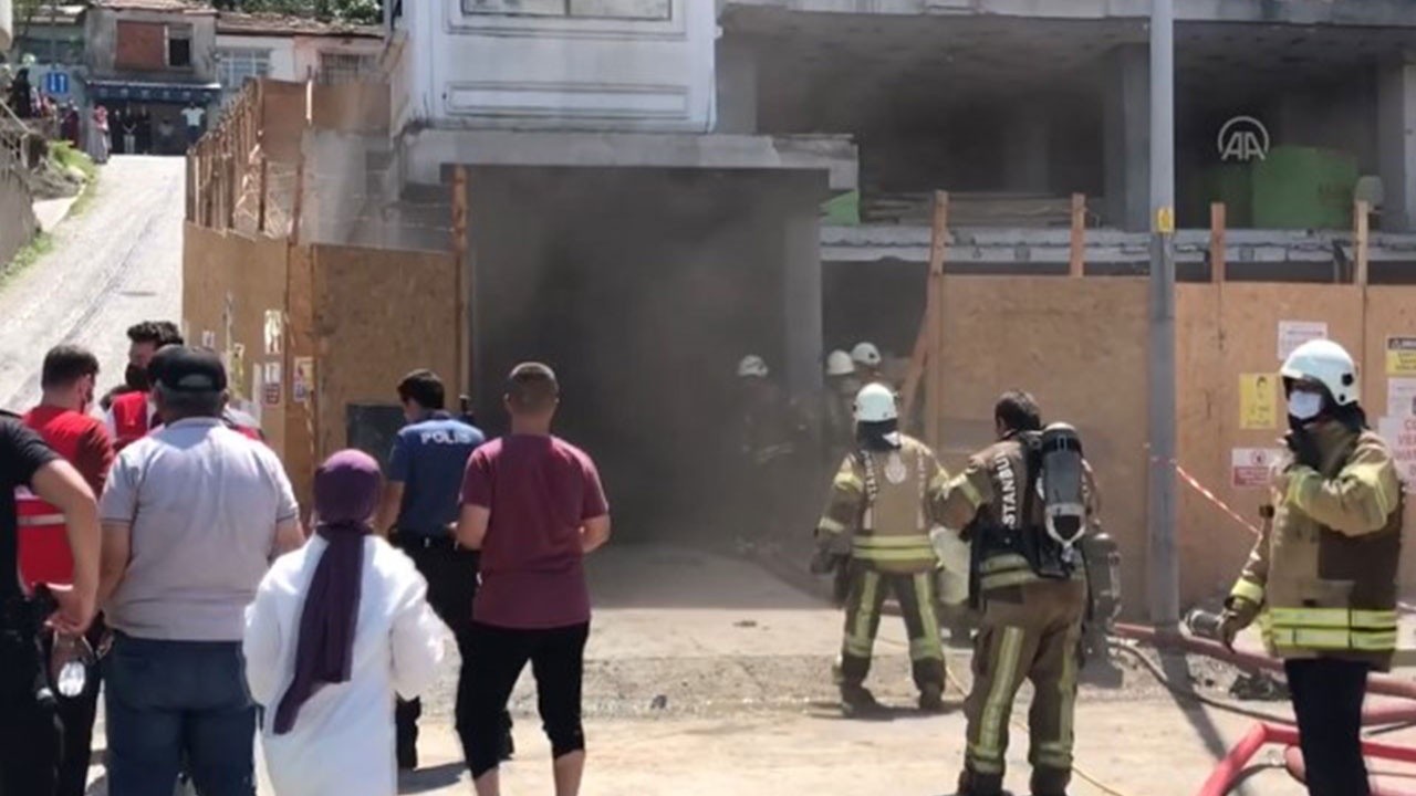 Son dakika! Beyoğlu&#039;nda korkutan yangın: 1&#039;i ağır 6 yaralı