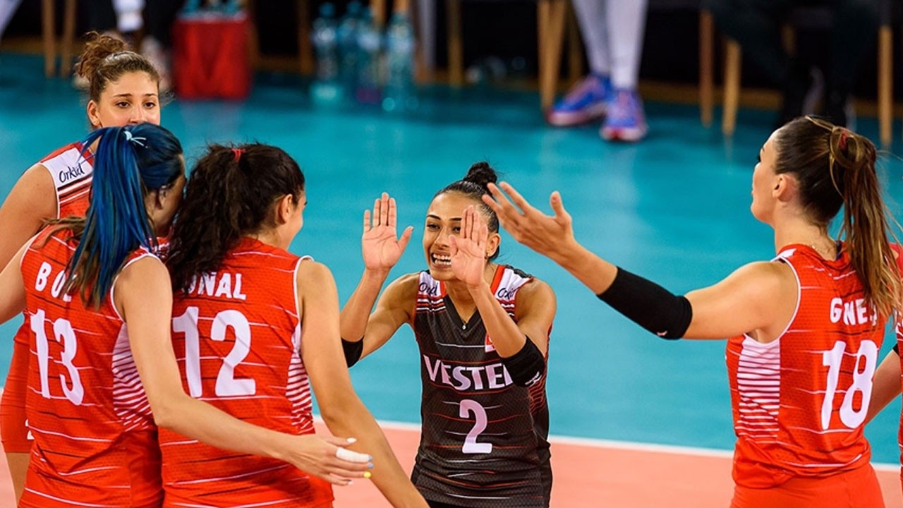 Son dakika haberi: A Milli Kadın Voleybol Takımı 3&#039;te 3 yaptı