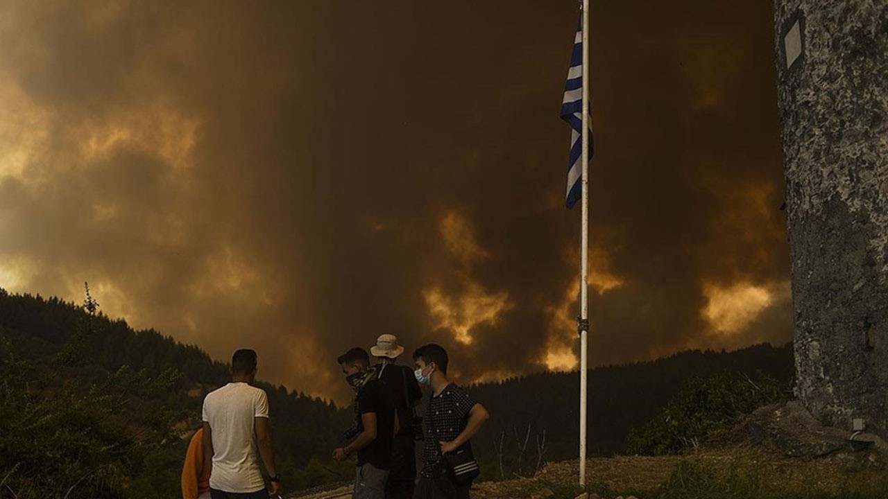 Son dakika haberi: Yunanistan'da yangın söndürme uçağı düştü