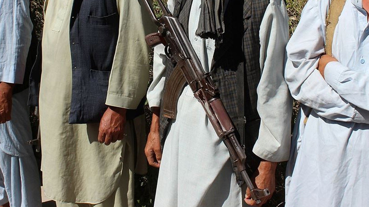 Son dakika! Taliban tehdidi hızla yayılıyor: Bir başkenti ele geçirdi