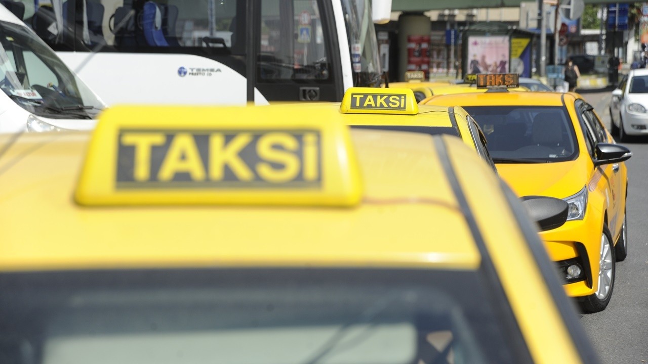 Taksiciler Odası&#039;ndan İBB&#039;nin iddialarına imalı tepki: Teklifi her getirdiklerinde taksimetre bozuluyor!