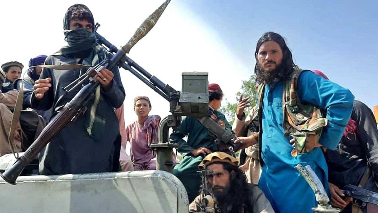 Taliban Kabil&#039;e girmeye başladı Afganistan 31 vilayetini kaybetti