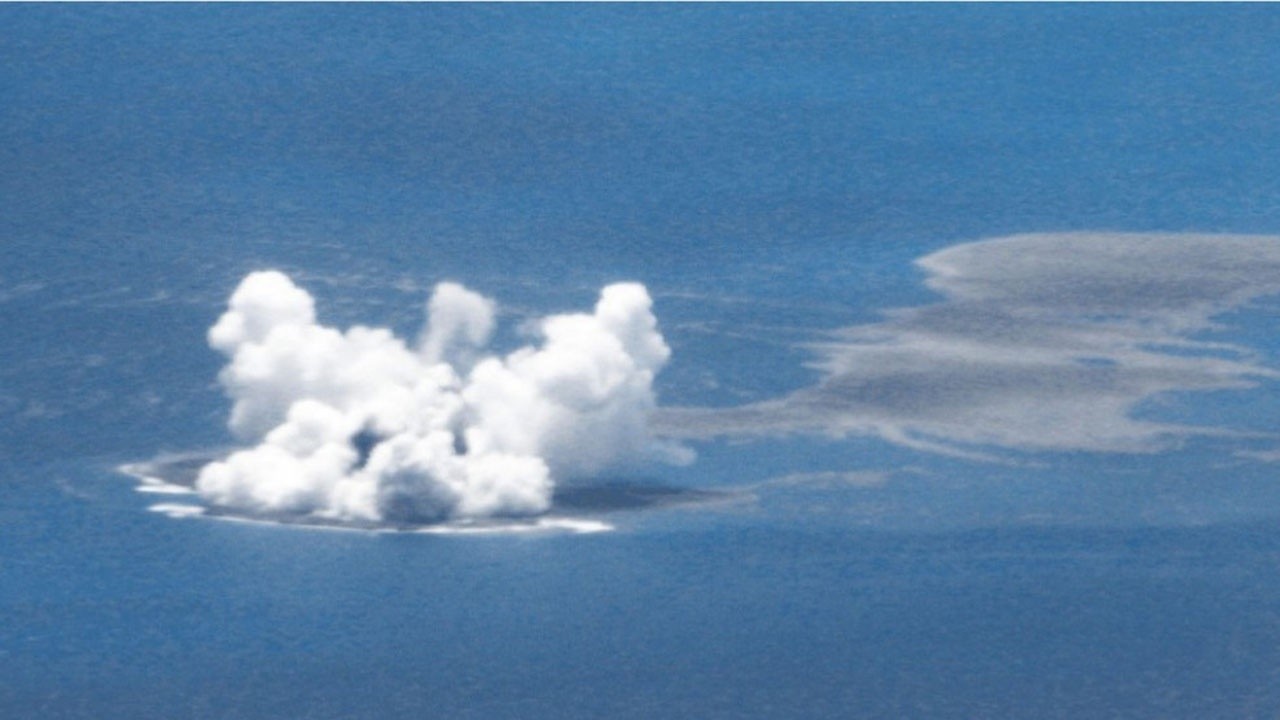 Volkanik patlama sonrası yeni ada keşfedildi