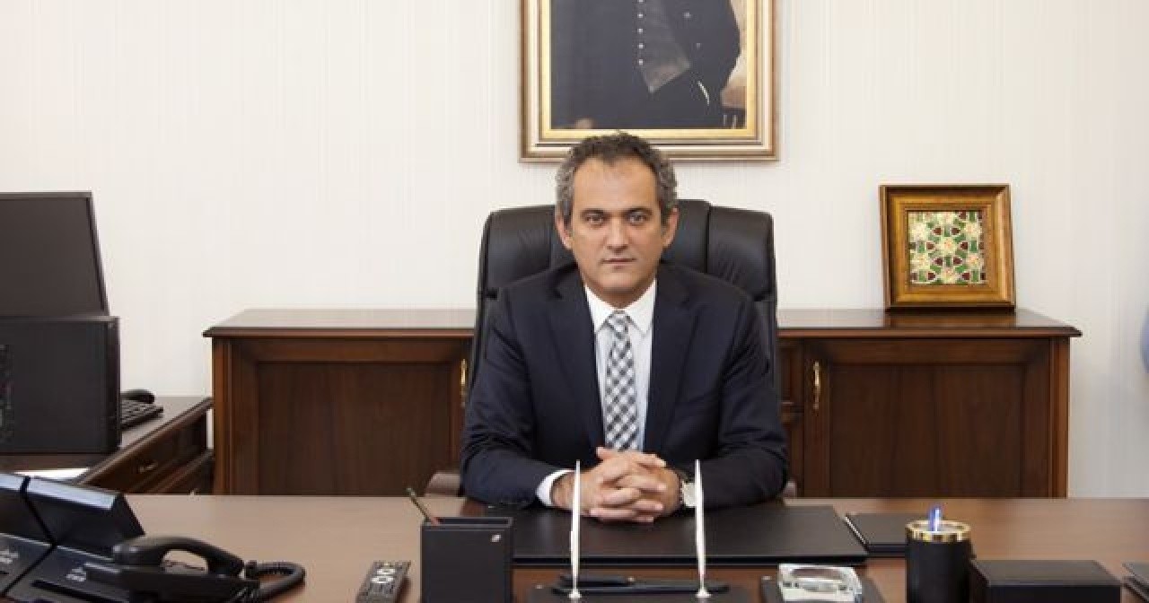 Ziya Selçuk&#039;un yerine Mahmut Özer, Milli Eğitim Bakanlığı&#039;na atandı