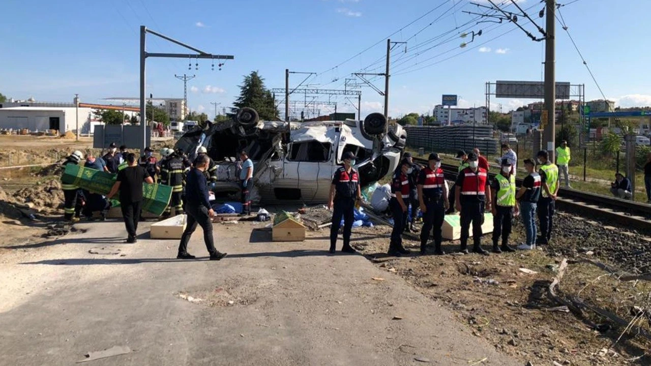 6 kişinin öldüğü tren kazasında makinistten akıl almaz paylaşım