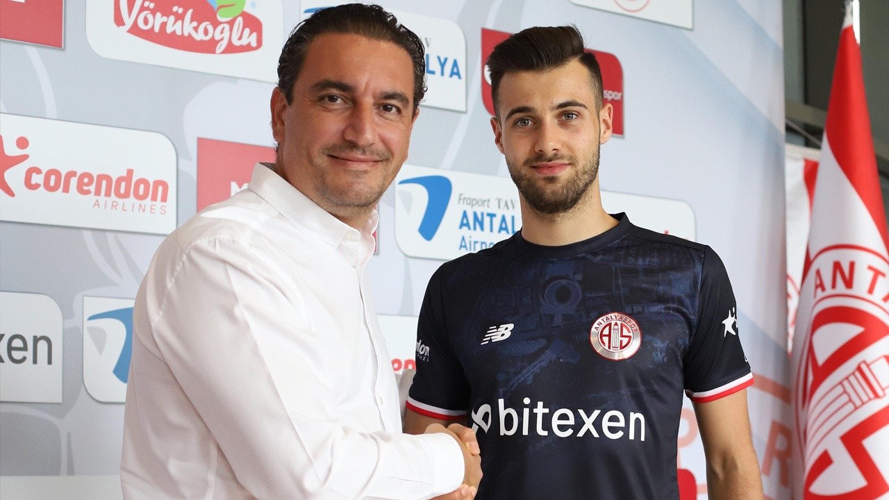 Antalyaspor, genç kaleci Ataberk Dadakdeniz ile sözleşme imzaladı