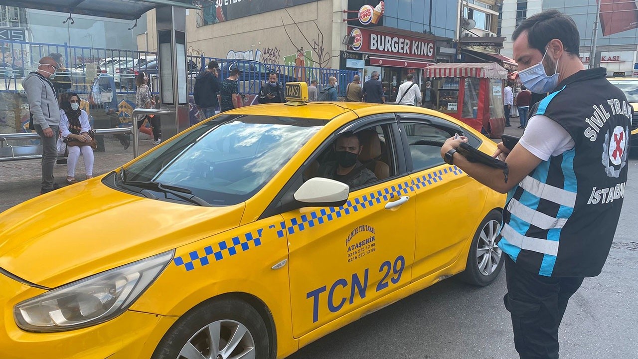 Denetimlerde ceza kesilen taksi şoförü isyan etti