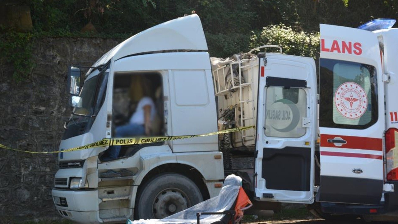 Dinlenmek için durduğu yerde ölü bulundu