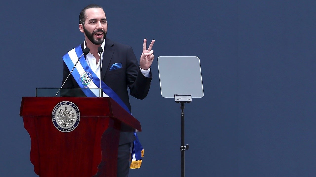 El Salvador Devlet Başkanı yazdı: Dünyadaki en havalı diktatör