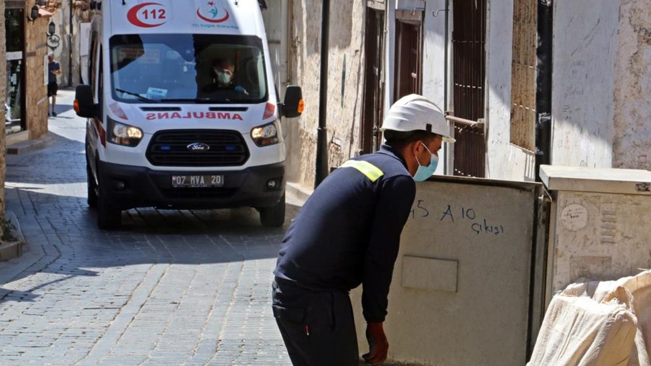 Elektrik kablosunu çalmak isteyen şüpheli akıma kapılarak hayatını kaybetti