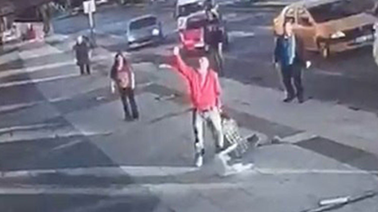 Eski koca terörü: Sokak ortasında 10 yerinden bıçakladı