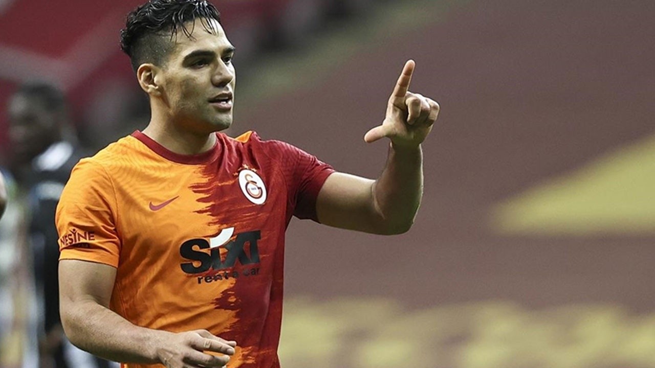 Galatasaray Falcao ile yolları ayırdı