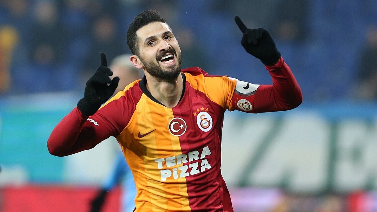 Galatasaray&#039;ın orta saha oyuncusu Emre Akbaba Alanyaspor&#039;a kiralandı! Son dakika transfer haberleri...