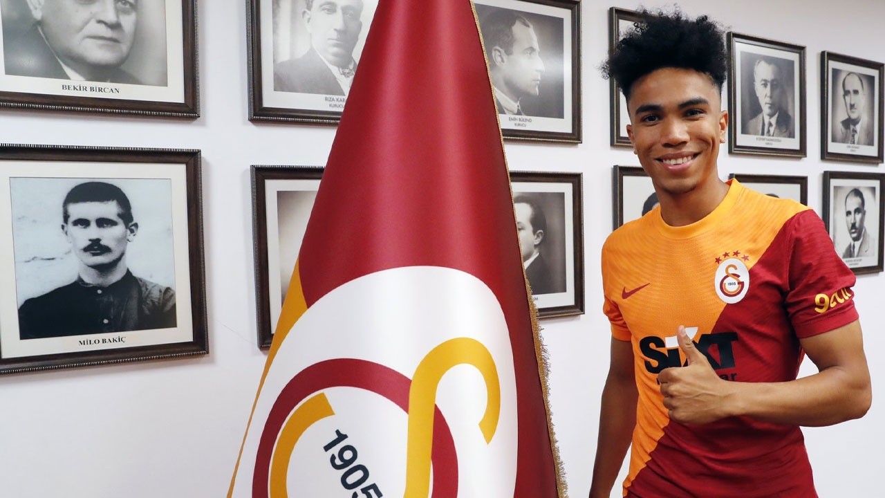 Galatasaray&#039;ın yeni transferi Gustavo Assunçao İstanbul&#039;da