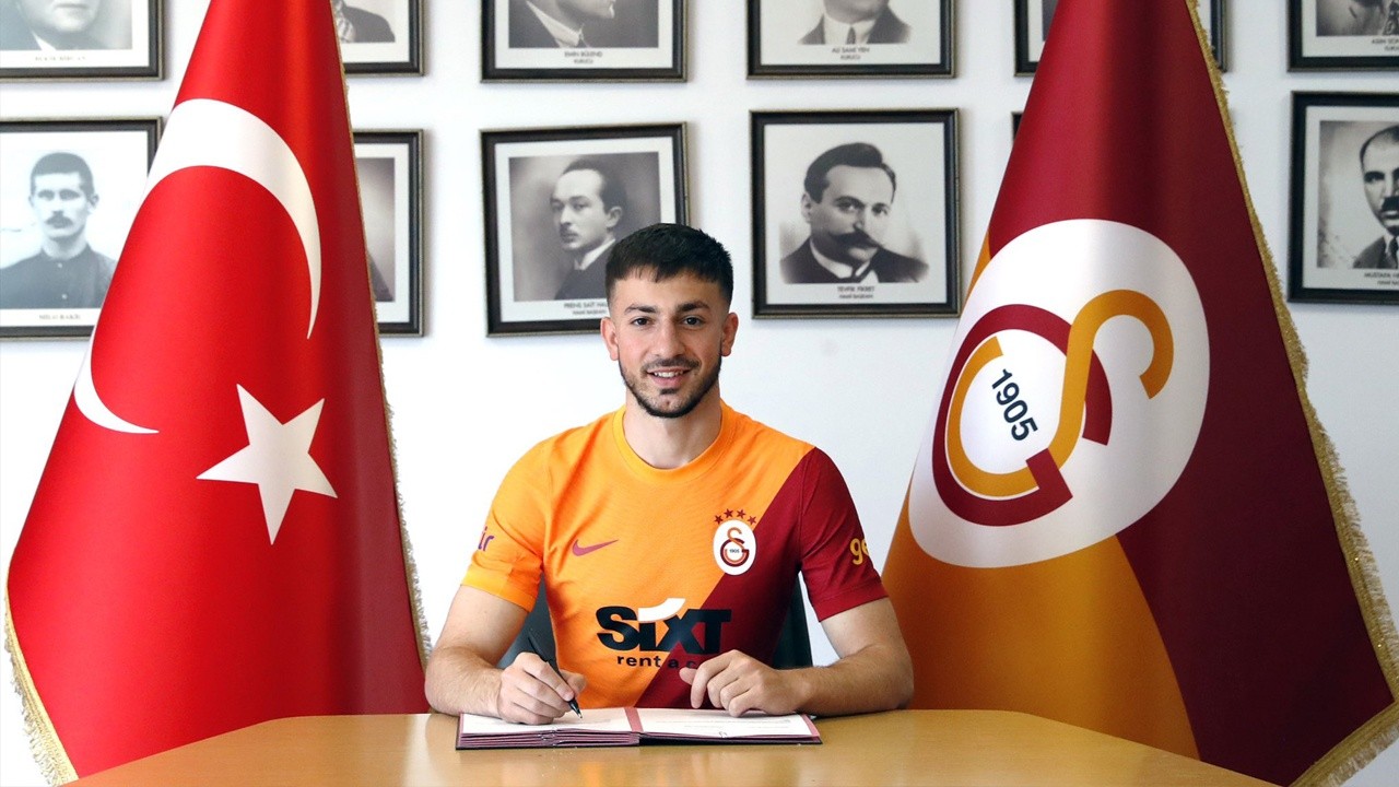 Halil Dervişoğlu resmen Galatasaray&#039;da! Son dakika transfer haberi...