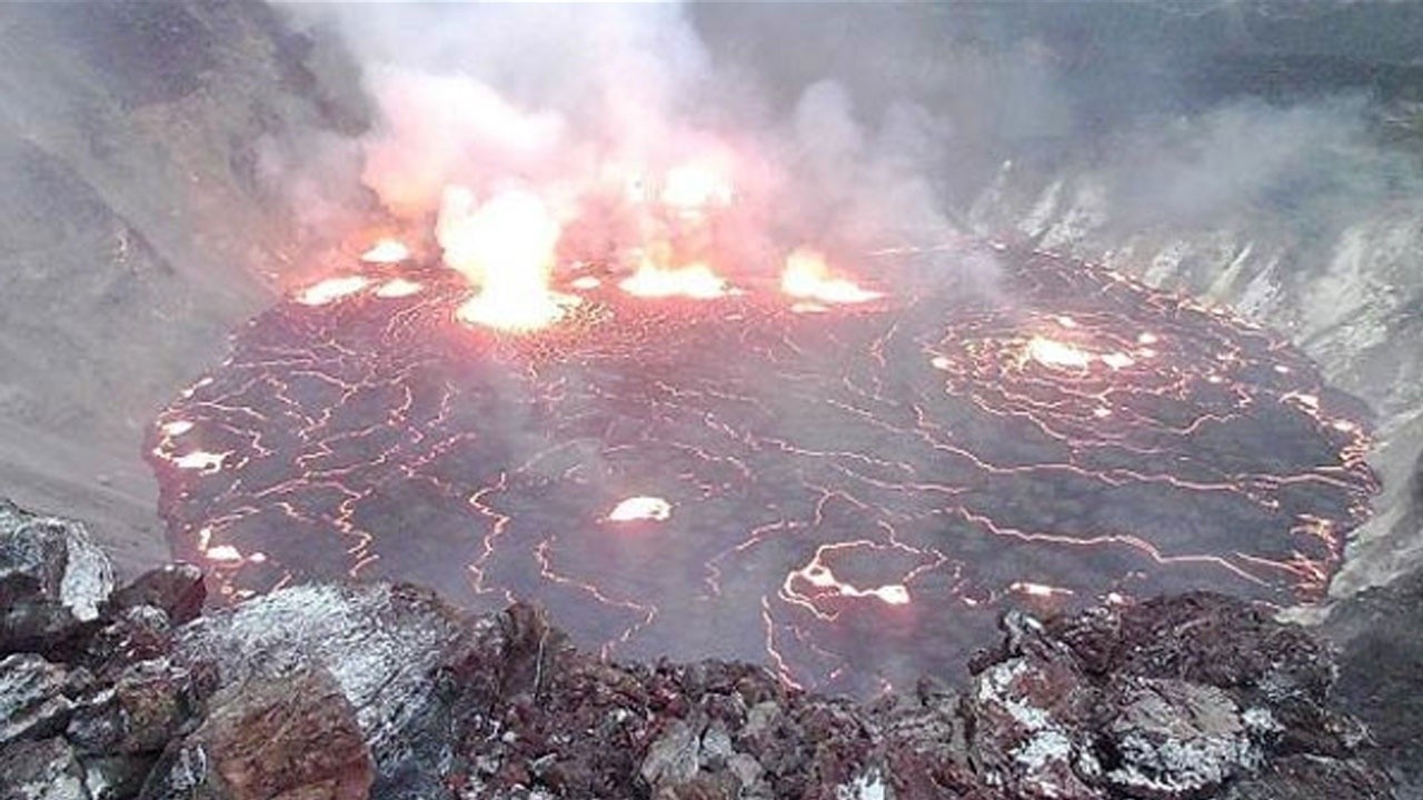 Hawaii eyaletindeki Kilauea Yanardağı faaliyete geçti