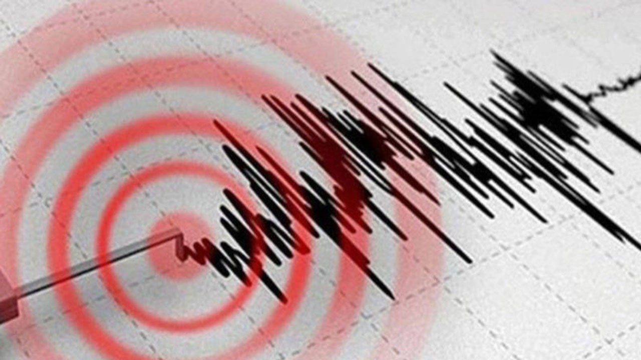 İran&#039;da 5,2&#039;lik deprem: 10 kişi yaralandı