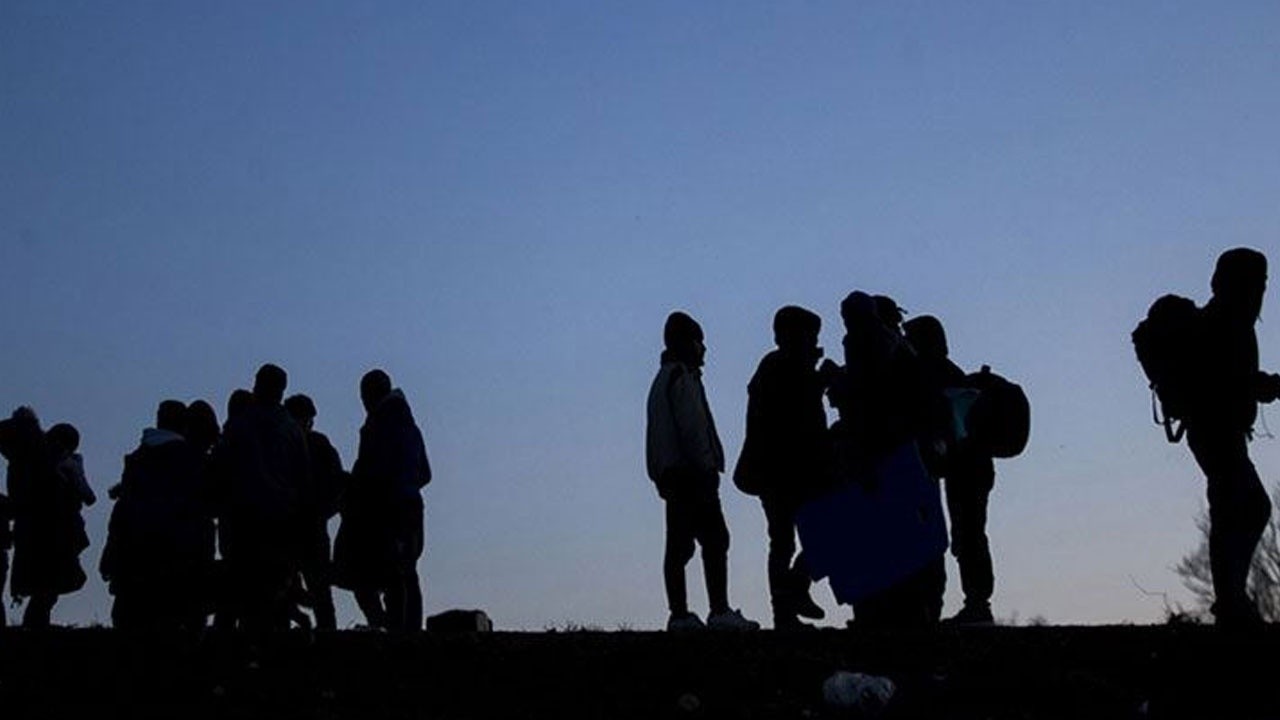 İran sınırından Türkiye’ye giren 25 düzensiz göçmen yakalandı