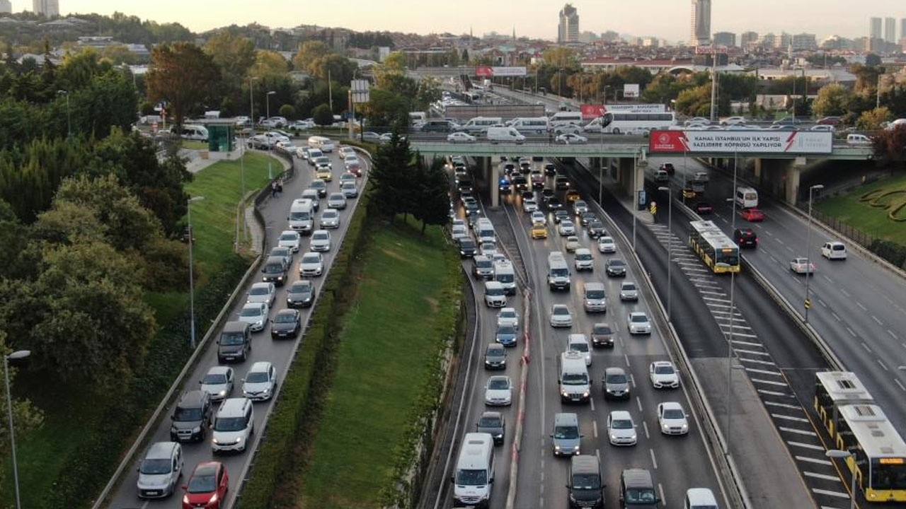 İstanbul’da trafik mesaisi erken başladı, yoğunluk yüzde 55’i gördü