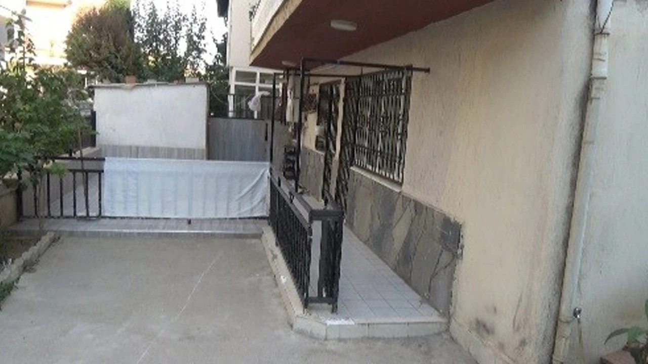 Kolonyalı vahşet: Eşini ve bebeğini yaktı
