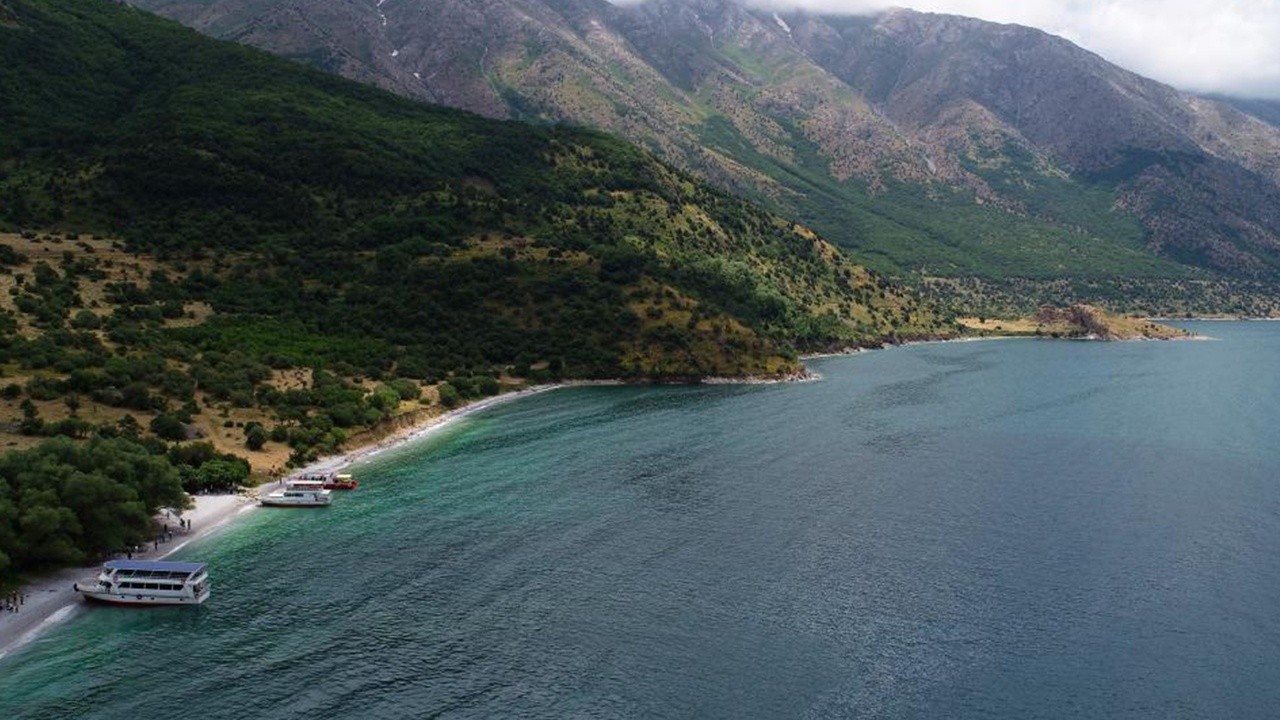 Koronanın ilacı Van Gölü&#039;nde! Bu sprey virüsün yayılmasını engelliyor