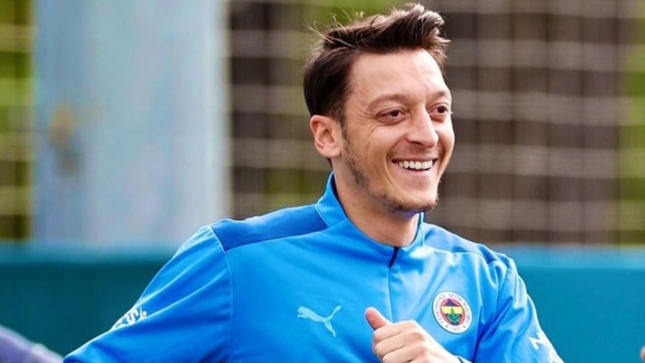 Mesut Özil seçimlerde oy vereceği partiyi açıkladı